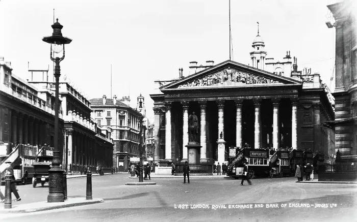 Framed Print : London Royal Exchange and Bank of England Framed Print : London Royal Exchange and Bank of England