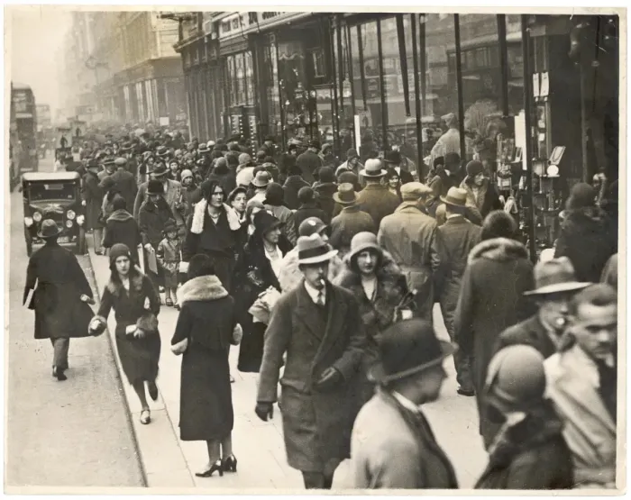 Framed Print : London Shoppers 1930 Framed Print : London Shoppers 1930