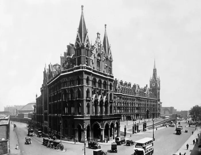 Framed Print : London St. Pancras Railway Station probably 1920 / 30s Framed Print : London St. Pancras Railway Station probably 1920 / 30s