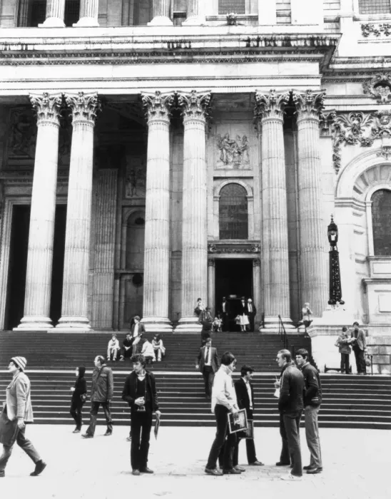 Framed Print : London Tourists 1980 Framed Print : London Tourists 1980