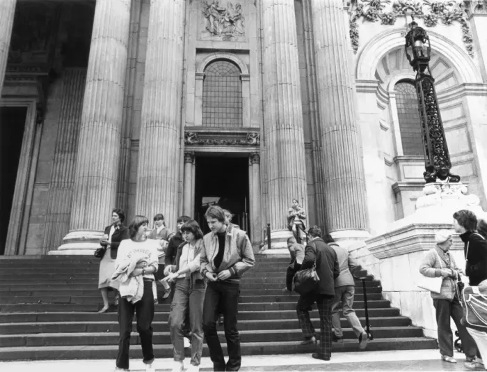 Framed Print : London Tourists 1980 Framed Print : London Tourists 1980