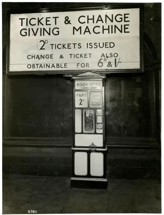 Framed Print : London Underground ticket and change giving machine Framed Print : London Underground ticket and change giving machine