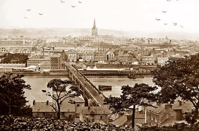 Framed Print : Londonderry, Derry, Ireland Framed Print : Londonderry, Derry, Ireland