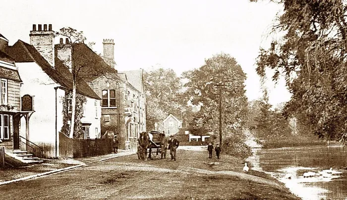 Framed Print : The Long Pond, Westerham early 1900's Framed Print : The Long Pond, Westerham early 1900's
