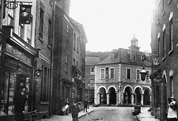 Framed Print : Long Street and Town Hall, Dursley early 1900's Framed Print : Long Street and Town Hall, Dursley early 1900's