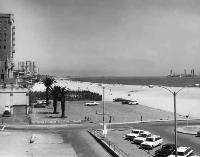 Framed Print : Longbeach Beach Framed Print : Longbeach Beach
