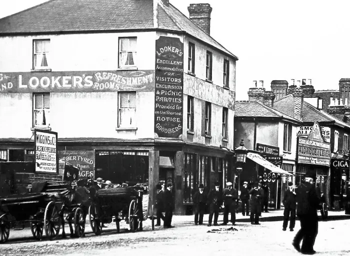 Framed Print : Lookers, King Street, Maidenhead, early 1900s Framed Print : Lookers, King Street, Maidenhead, early 1900s