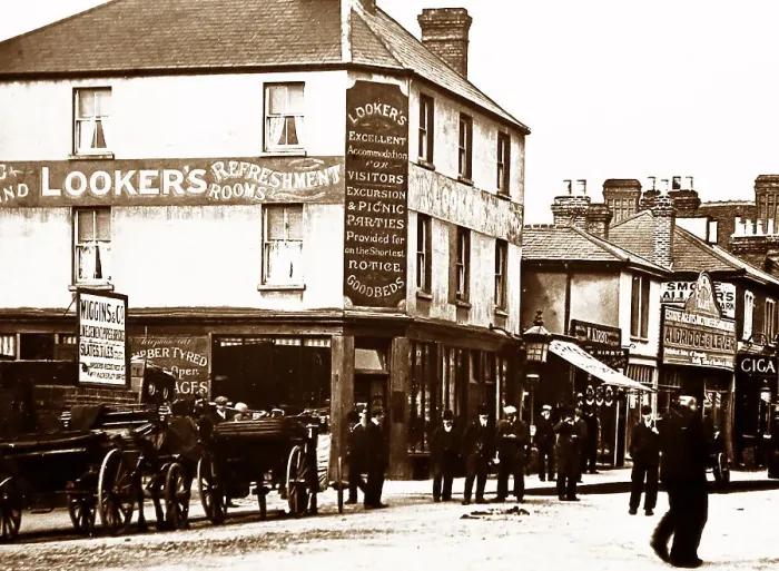 Framed Print : Lookers, King Street, Maidenhead, early 1900s Framed Print : Lookers, King Street, Maidenhead, early 1900s