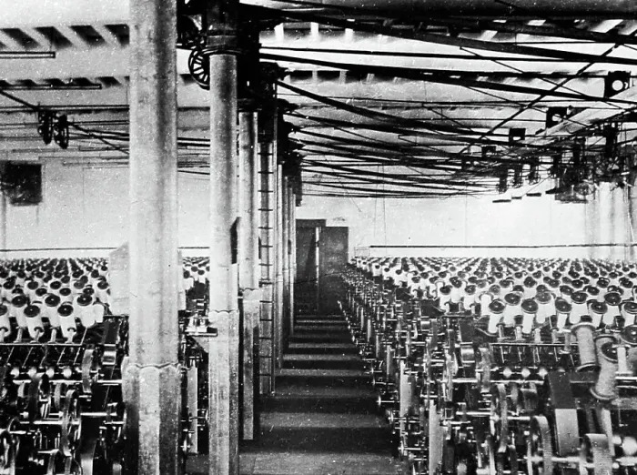 Framed Print : Looms in a weaving shed, early 1900s Framed Print : Looms in a weaving shed, early 1900s