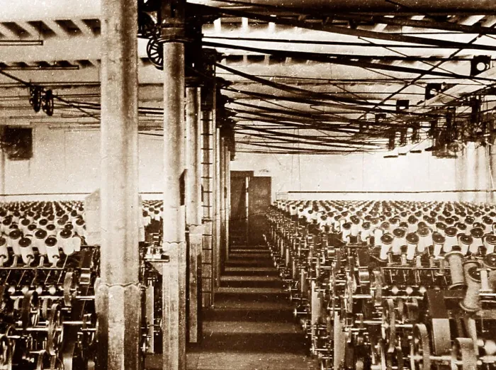 Framed Print : Looms in a weaving shed, early 1900s Framed Print : Looms in a weaving shed, early 1900s