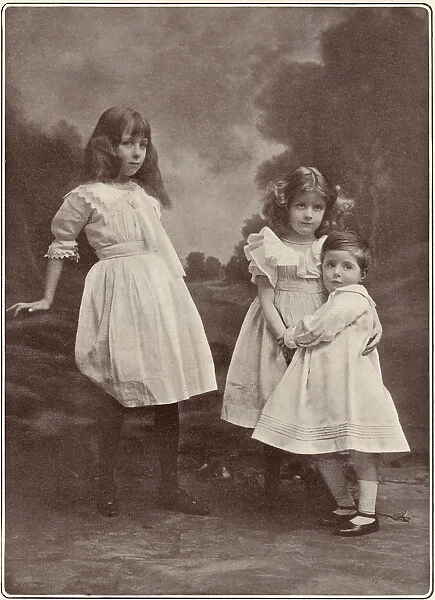 Lord Buckhurst, Lady Myra (Idina) & Lady Avice Sackville