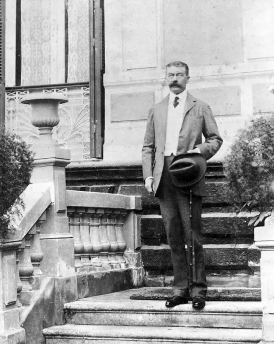 Framed Print : Lord Kitchener in Cairo, Egypt Framed Print : Lord Kitchener in Cairo, Egypt