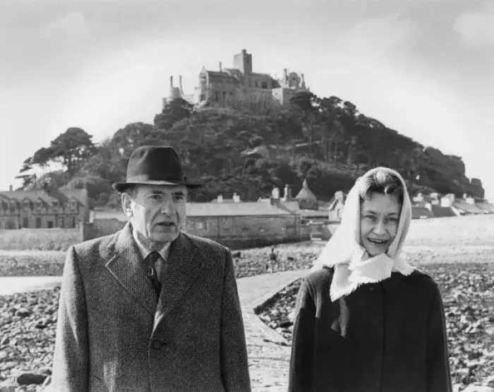 Framed Print : Lord & Lady St Levan, St Michaels Mount, Cornwall Framed Print : Lord & Lady St Levan, St Michaels Mount, Cornwall
