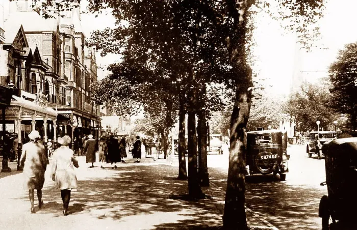 Framed Print : Lord Street, Southport 1930s Framed Print : Lord Street, Southport 1930s