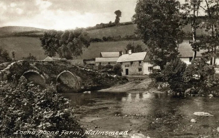 Framed Print : Lorna Doone Farm, Malmsmead, Exmoor, Devon Framed Print : Lorna Doone Farm, Malmsmead, Exmoor, Devon