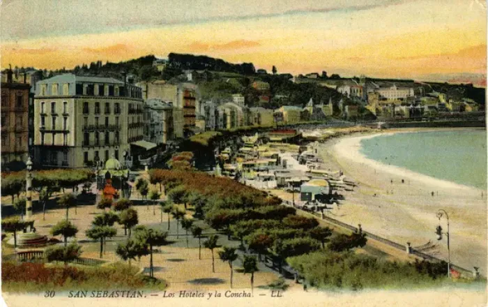Framed Print : Los Hoteles y la Concha, Donostia / San SebastiᮬGipuzkoa, S Framed Print : Los Hoteles y la Concha, Donostia / San SebastiᮬGipuzkoa, S