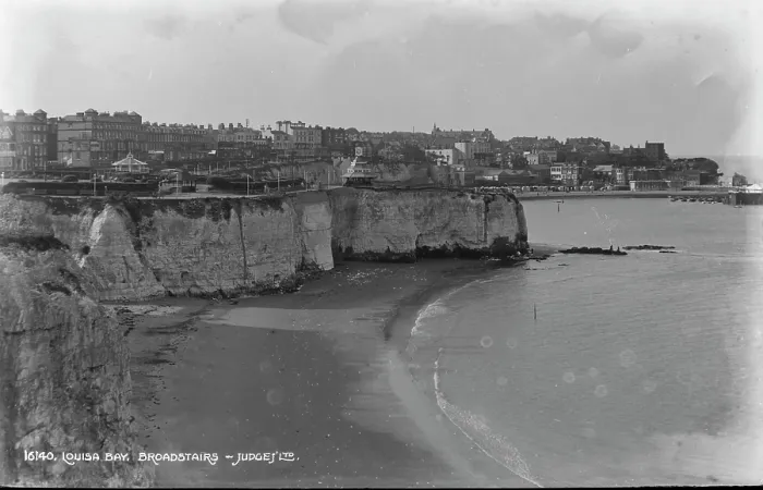 Framed Print : Louisa Bay, Broadstairs Framed Print : Louisa Bay, Broadstairs