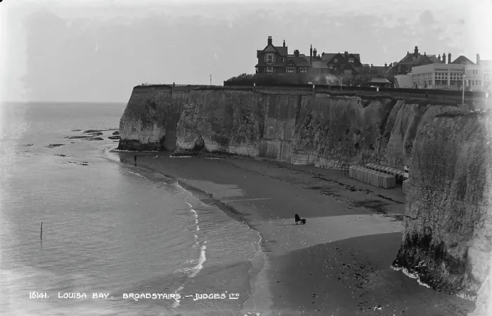 Framed Print : Louisa Bay, Broadstairs Framed Print : Louisa Bay, Broadstairs