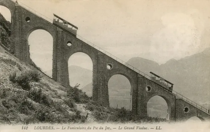 Framed Print : Lourdes, France - Funiculaire du Pic du Jer - Grand Viaduc Framed Print : Lourdes, France - Funiculaire du Pic du Jer - Grand Viaduc
