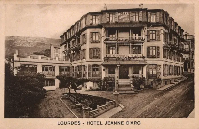 Framed Print : Lourdes, France - Hotel Jeanne D Arc Framed Print : Lourdes, France - Hotel Jeanne D Arc