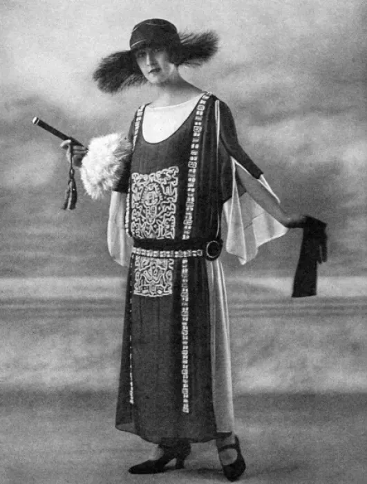 Framed Print : A Lovely Ascot frock from Harrods, 1924 Framed Print : A Lovely Ascot frock from Harrods, 1924