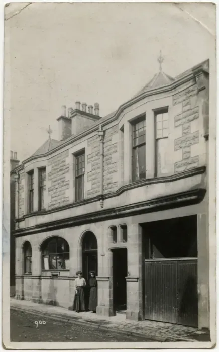 Framed Print : The rather lovely Post Office at Methil, Fife, Scotland Framed Print : The rather lovely Post Office at Methil, Fife, Scotland
