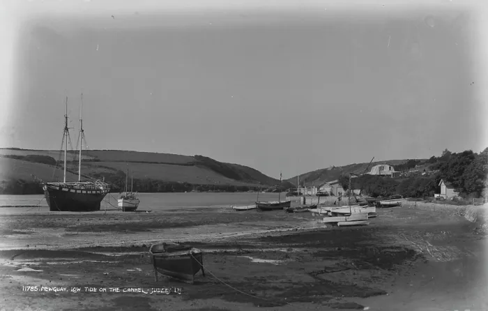 Framed Print : Low Tide at Newquay Framed Print : Low Tide at Newquay