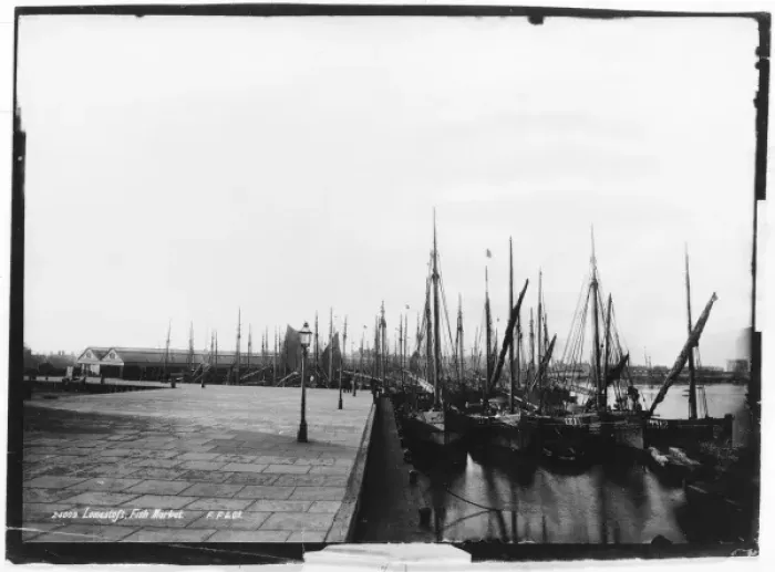 Framed Print : LOWESTOFT - 1890 Framed Print : LOWESTOFT - 1890