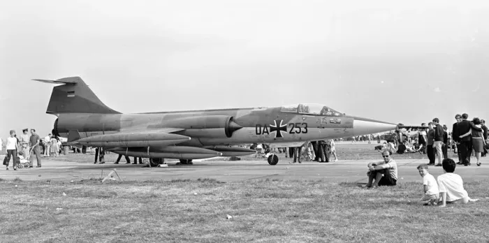 Framed Print : Luftwaffe - Lockheed F-104G DA+253 Framed Print : Luftwaffe - Lockheed F-104G DA+253