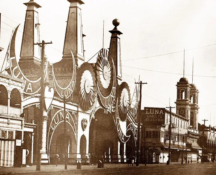 Framed Print : Luna Park, Coney Island, New York, early 1900s Framed Print : Luna Park, Coney Island, New York, early 1900s