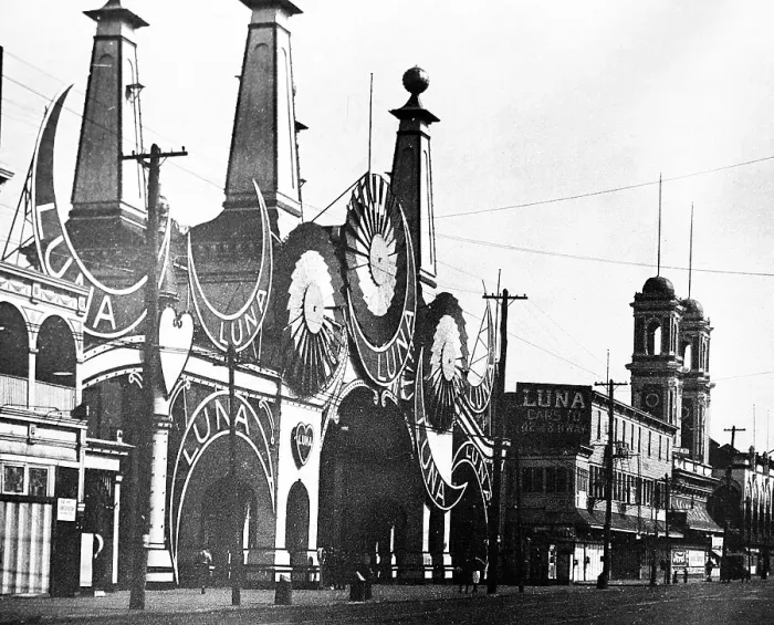 Framed Print : Luna Park, Coney Island, New York, USA Framed Print : Luna Park, Coney Island, New York, USA