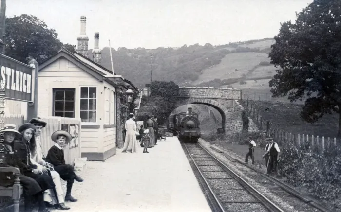 Framed Print : Lustleigh Village Station, Devon Framed Print : Lustleigh Village Station, Devon