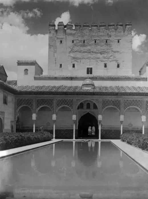 Framed Print : Luxury Swimming Pool Framed Print : Luxury Swimming Pool