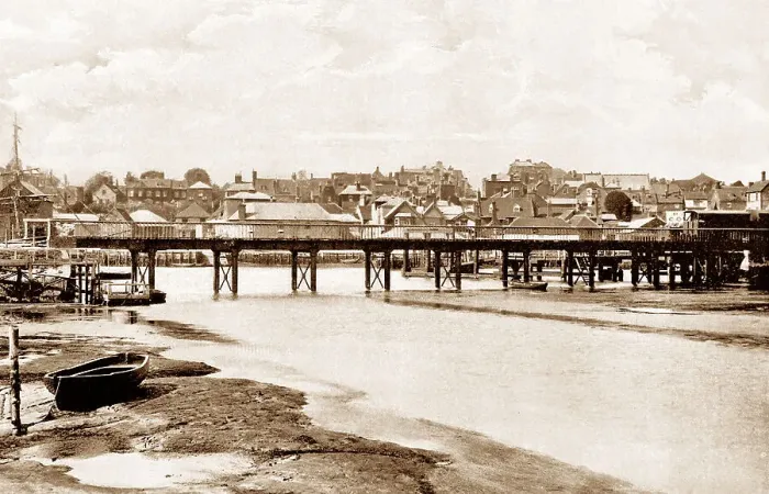 Framed Print : Lymington early 1900's Framed Print : Lymington early 1900's