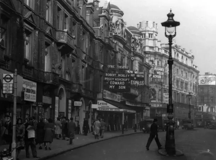 Framed Print : Lyric and Apollo theatres on Shaftesbury Avenue Framed Print : Lyric and Apollo theatres on Shaftesbury Avenue
