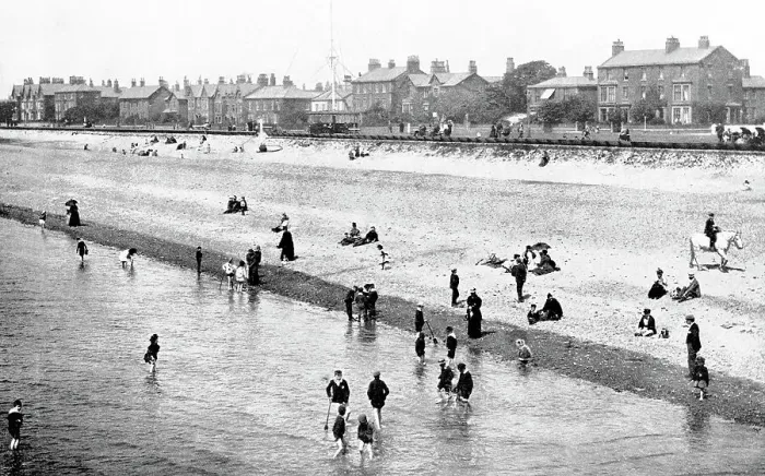 Framed Print : Lytham St Annes beach early 1900's Framed Print : Lytham St Annes beach early 1900's