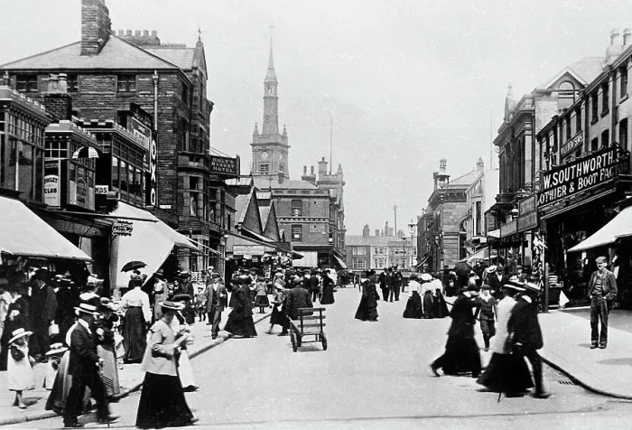 Framed Print : Lytham Street, Blackpool early 1900's Framed Print : Lytham Street, Blackpool early 1900's