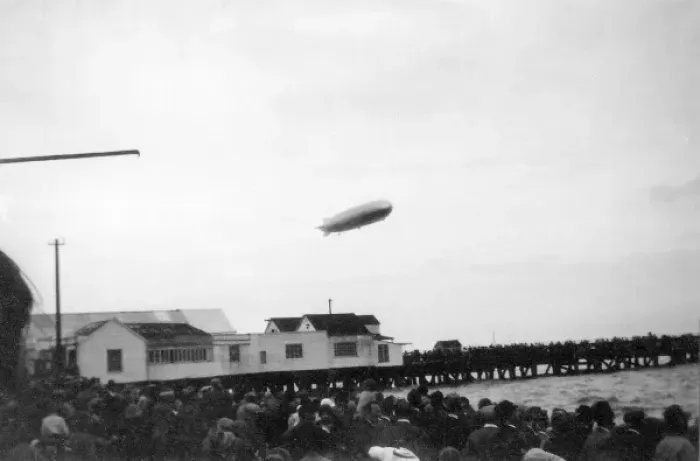 Framed Print : LZ 127 Graf Zeppelin over pier, Walton, Essex Framed Print : LZ 127 Graf Zeppelin over pier, Walton, Essex