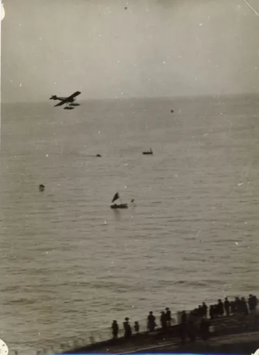 Framed Print : M Garros flying a Morane-Saulnier Hydro-Monoplaneu Framed Print : M Garros flying a Morane-Saulnier Hydro-Monoplaneu