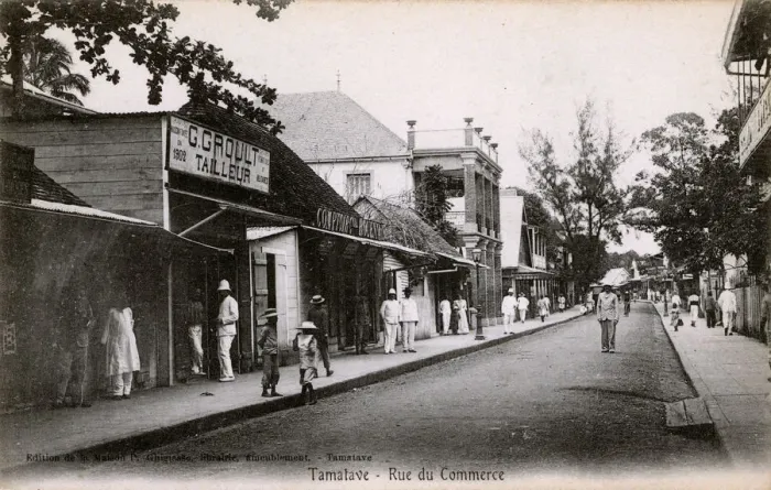 Framed Print : Madagascar - Toamasina (Tamatave) - Rue de Commerce Framed Print : Madagascar - Toamasina (Tamatave) - Rue de Commerce