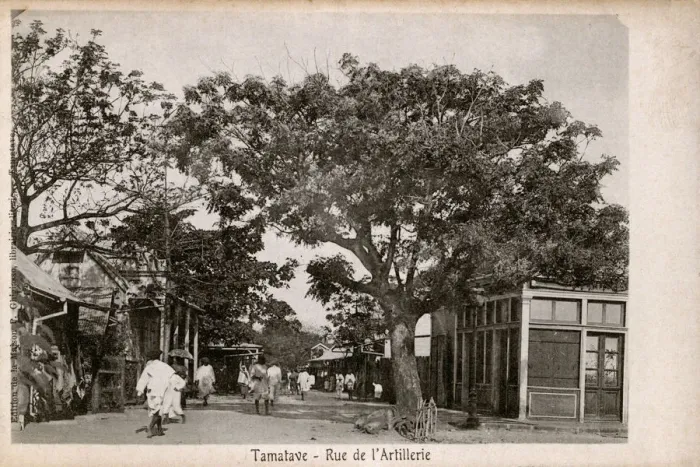 Framed Print : Madagascar - Tuamasina (Tamatave) - Rue de lArtillerie Framed Print : Madagascar - Tuamasina (Tamatave) - Rue de lArtillerie
