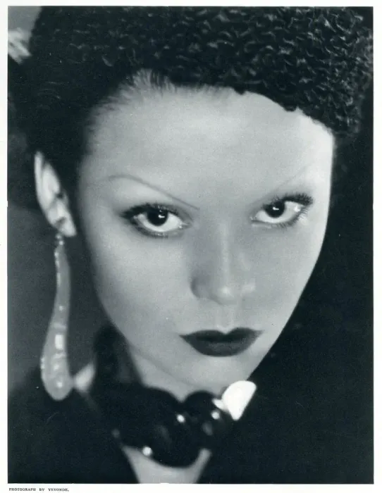 Framed Print : A Madame Yevonde portrait of Mrs Constant Lambert Framed Print : A Madame Yevonde portrait of Mrs Constant Lambert