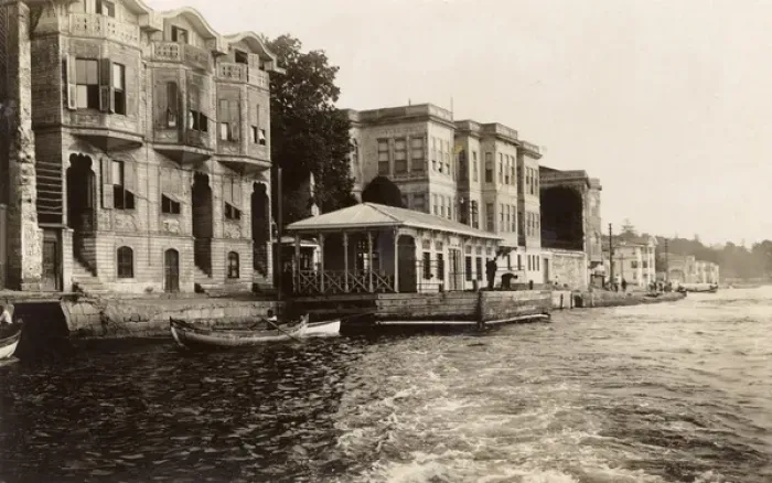 Framed Print : Magnificent Wooden villas - banks of the Boshorus, Istanbul Framed Print : Magnificent Wooden villas - banks of the Boshorus, Istanbul