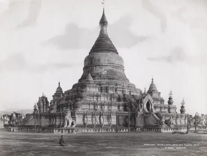 Framed Print : Maha Lawka Maya Zain Pagoda Mandalay, Burma Framed Print : Maha Lawka Maya Zain Pagoda Mandalay, Burma