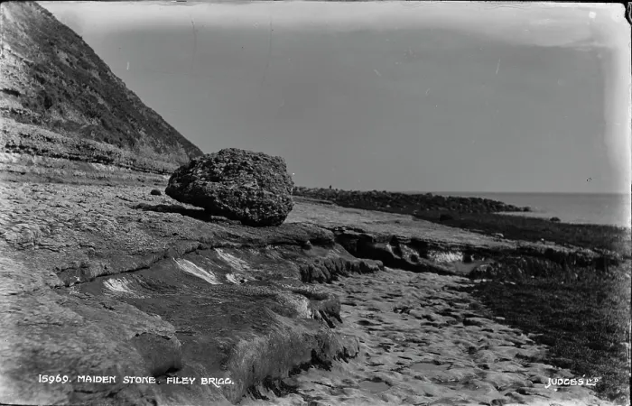 Framed Print : Maiden Stone at Filey Brigg Framed Print : Maiden Stone at Filey Brigg
