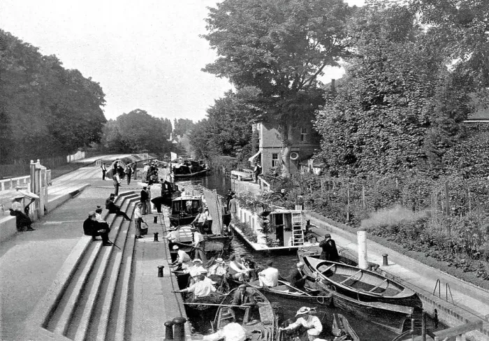 Framed Print : Maidstone Boulter's Lock early 1900s Framed Print : Maidstone Boulter's Lock early 1900s