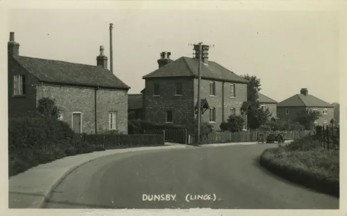 Framed Print : Main Road, Dunsby, Bourne, South KestevenA, Lincolnshire, England. Date: 1930s Framed Print : Main Road, Dunsby, Bourne, South KestevenA, Lincolnshire, England. Date: 1930s