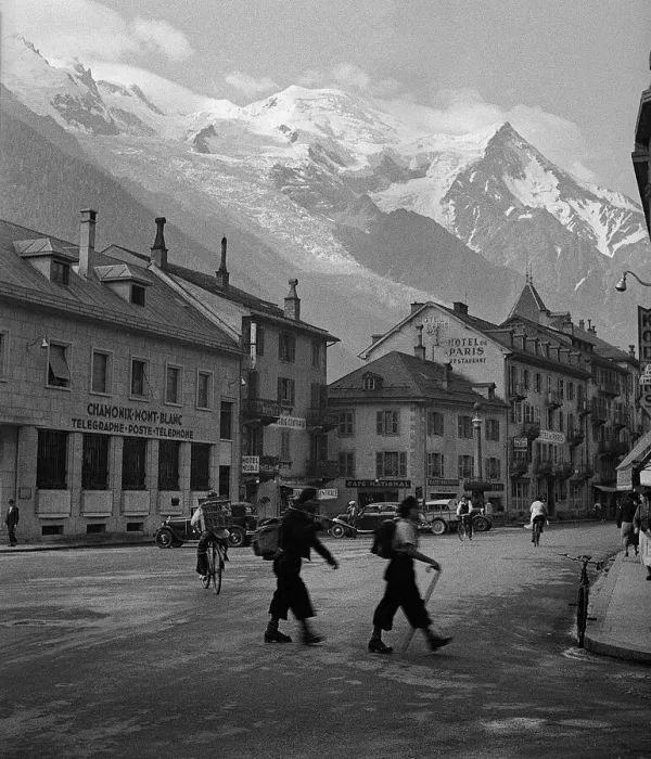 Framed Print : Main street, Chamonix, France, with Mont Blanc Framed Print : Main street, Chamonix, France, with Mont Blanc