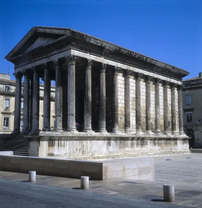 Framed Print : Maison Carr饮14 -1 BC. FRANCE. Ns. Roman Framed Print : Maison Carr饮14 -1 BC. FRANCE. Ns. Roman