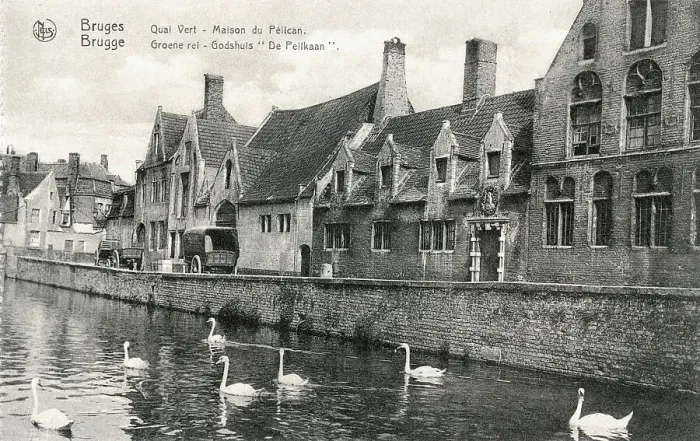 Framed Print : Maison du Pelican (Almshouse), Bruges, Belgium Framed Print : Maison du Pelican (Almshouse), Bruges, Belgium